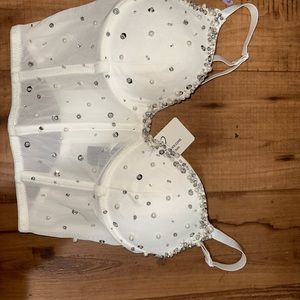 Windsor White Soft Cup Bra with Delicate Pattern